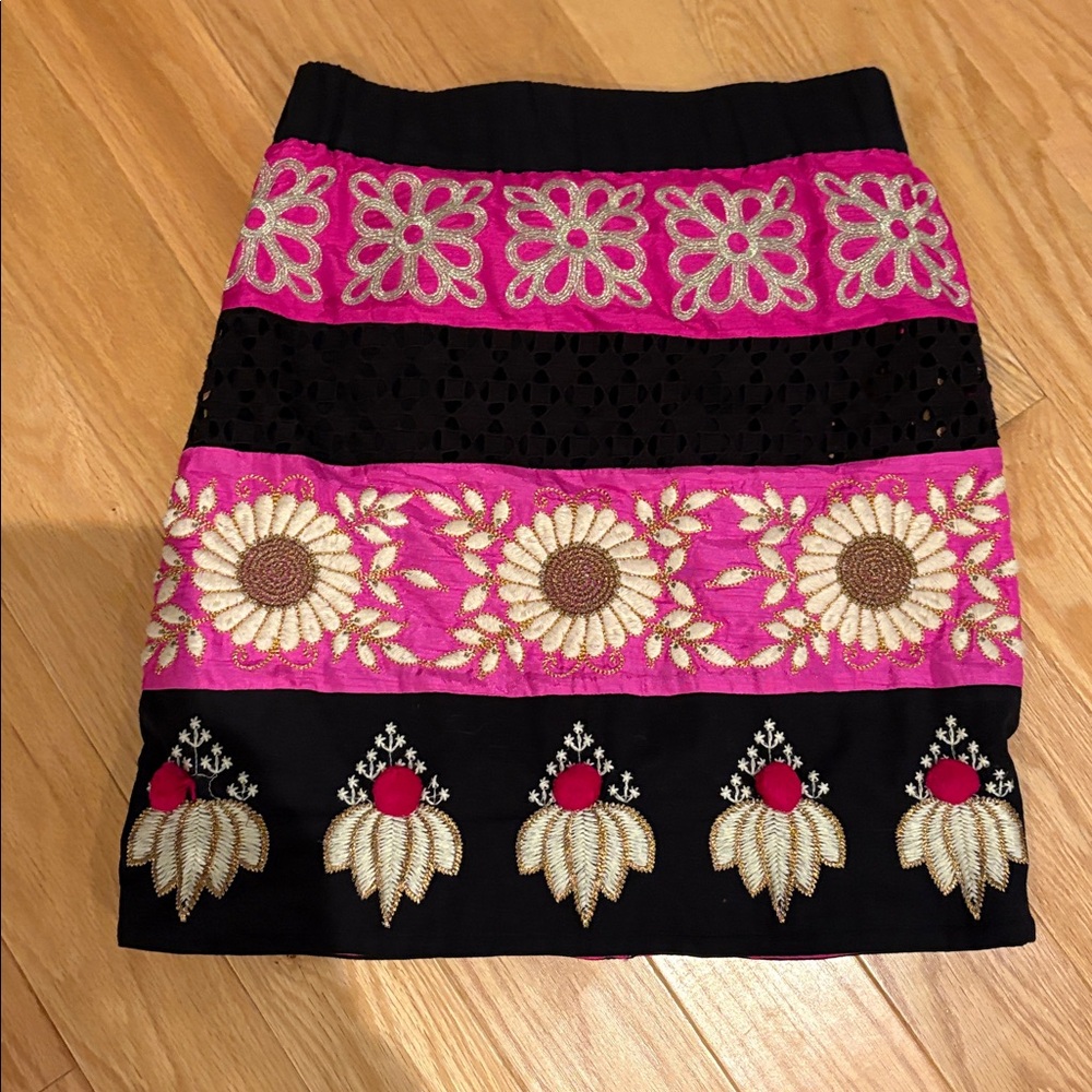Anthropologie embroidered skirt size  2